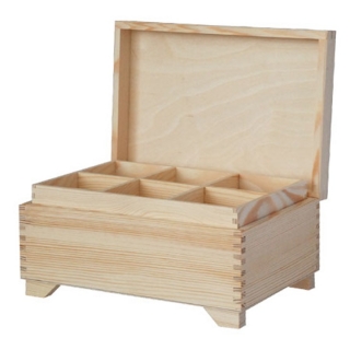 Голема дрвена кутија со прегради